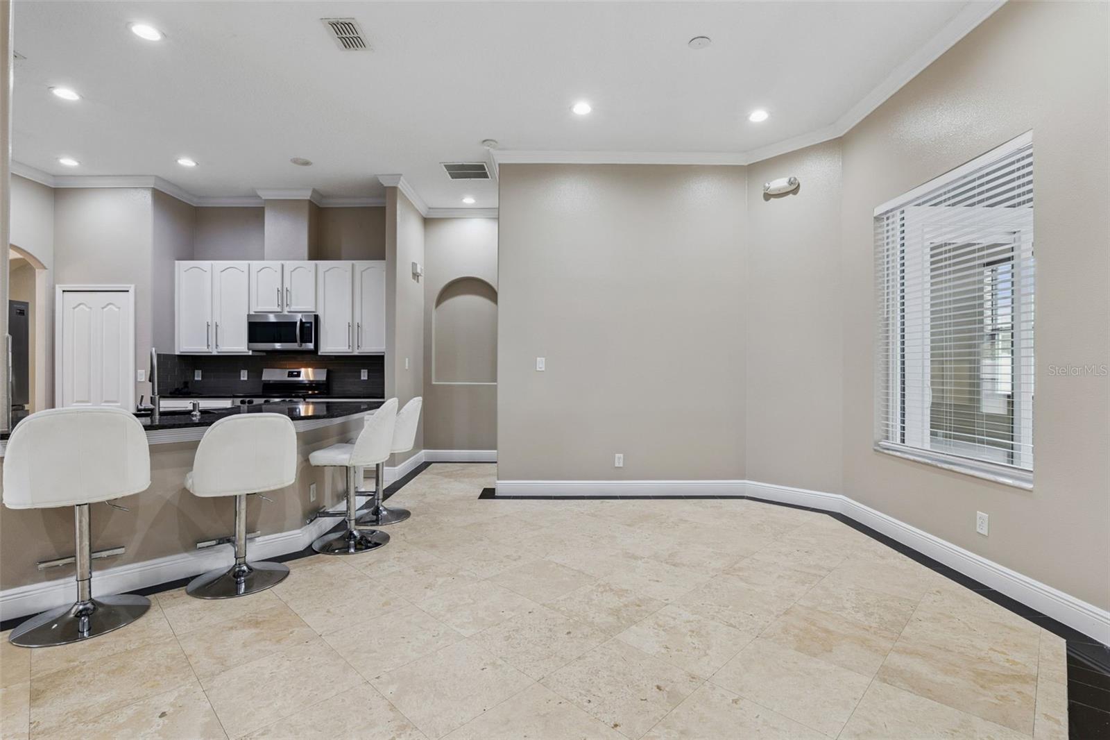 Image 14 of 48 For 1825 Amaryllis Circle