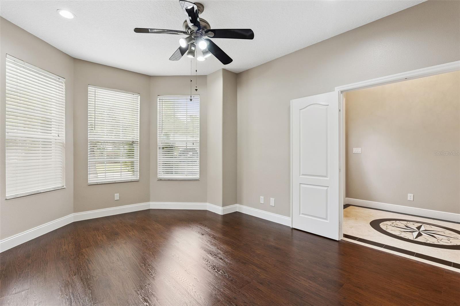 Image 16 of 48 For 1825 Amaryllis Circle