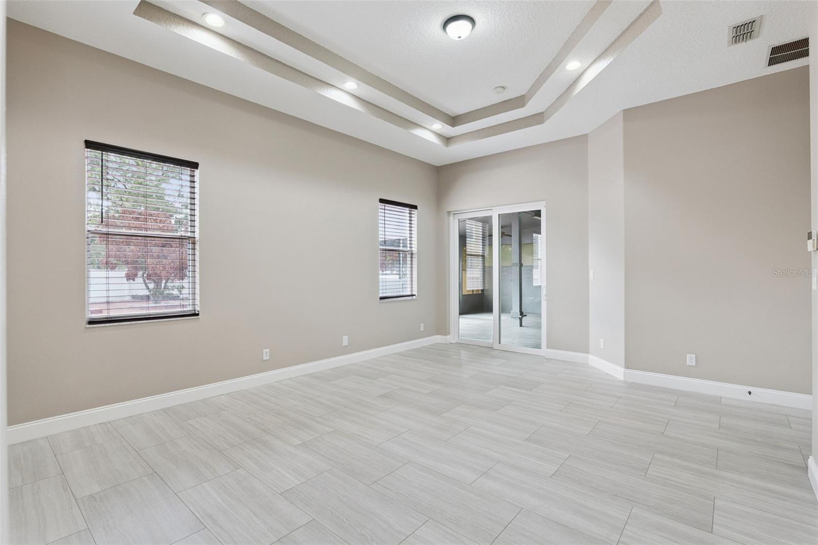 Image 19 of 48 For 1825 Amaryllis Circle