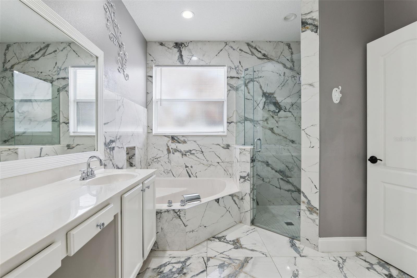 Image 23 of 48 For 1825 Amaryllis Circle