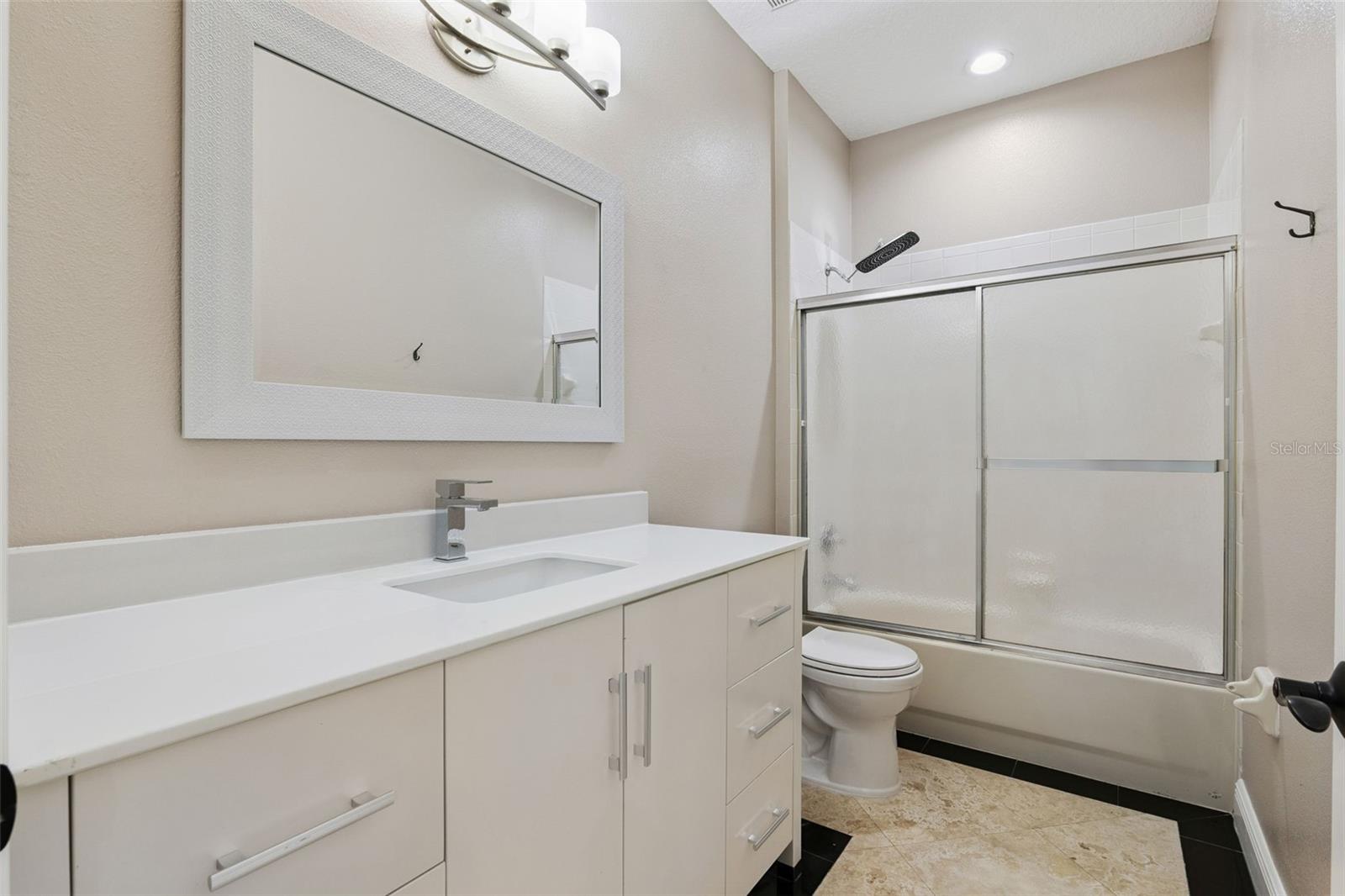 Image 25 of 48 For 1825 Amaryllis Circle