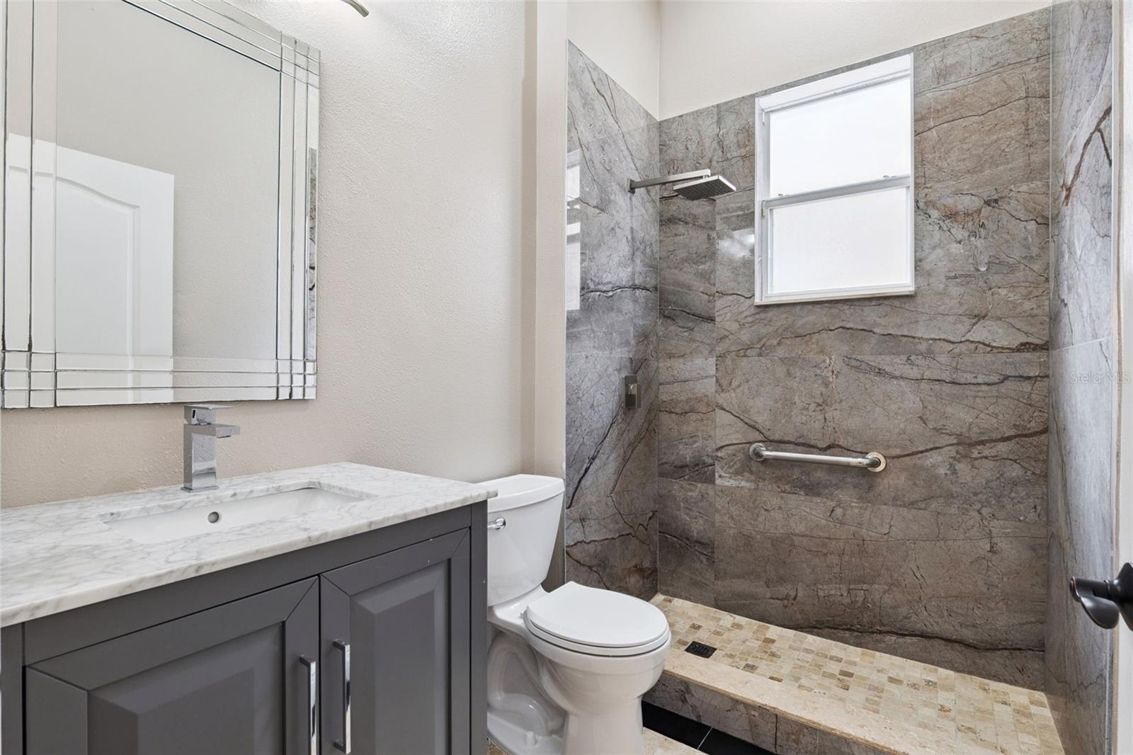 Image 26 of 48 For 1825 Amaryllis Circle