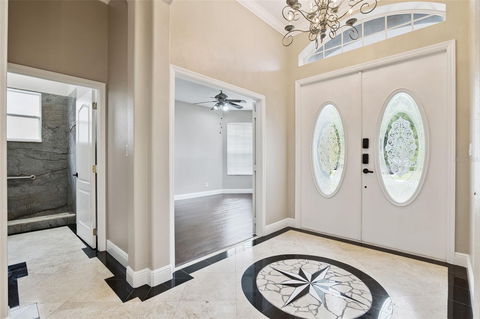 Image 3 of 48 For 1825 Amaryllis Circle