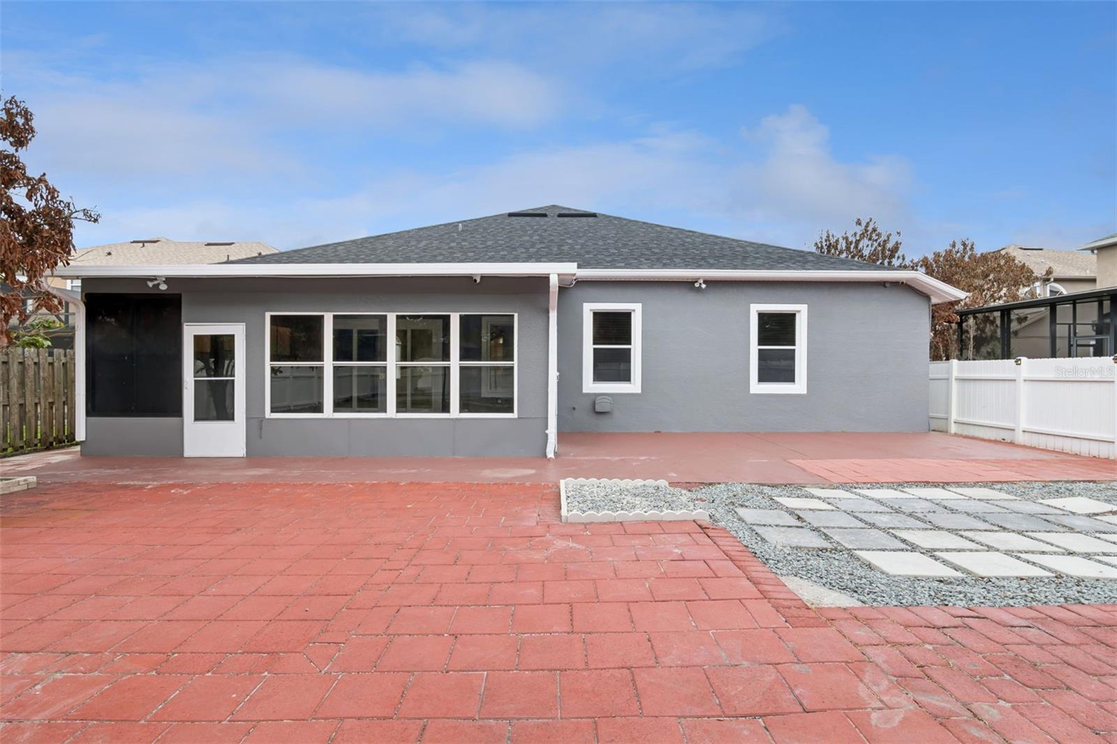 Image 33 of 48 For 1825 Amaryllis Circle