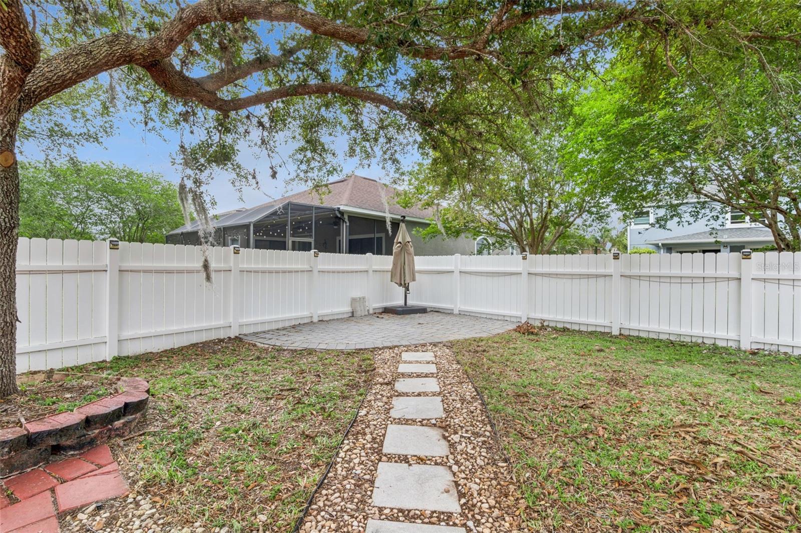 Image 37 of 48 For 1825 Amaryllis Circle