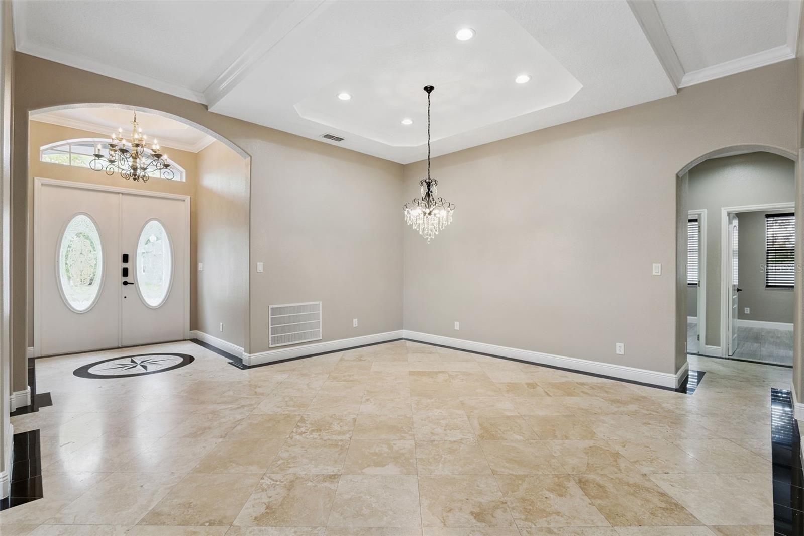 Image 4 of 48 For 1825 Amaryllis Circle