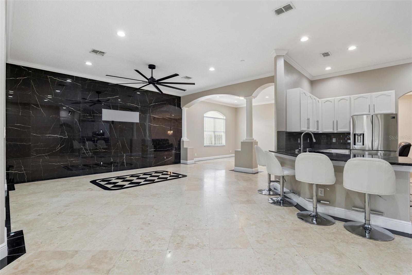 Image 9 of 48 For 1825 Amaryllis Circle