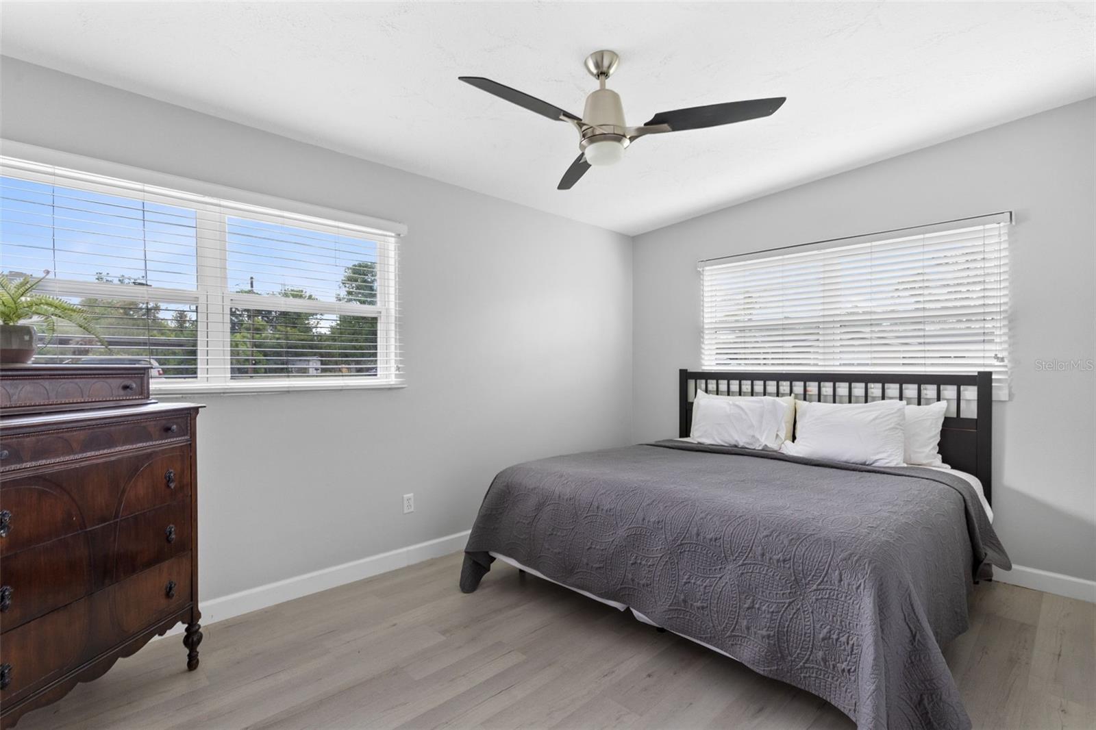 Image 18 of 36 For 620 Lake Drive