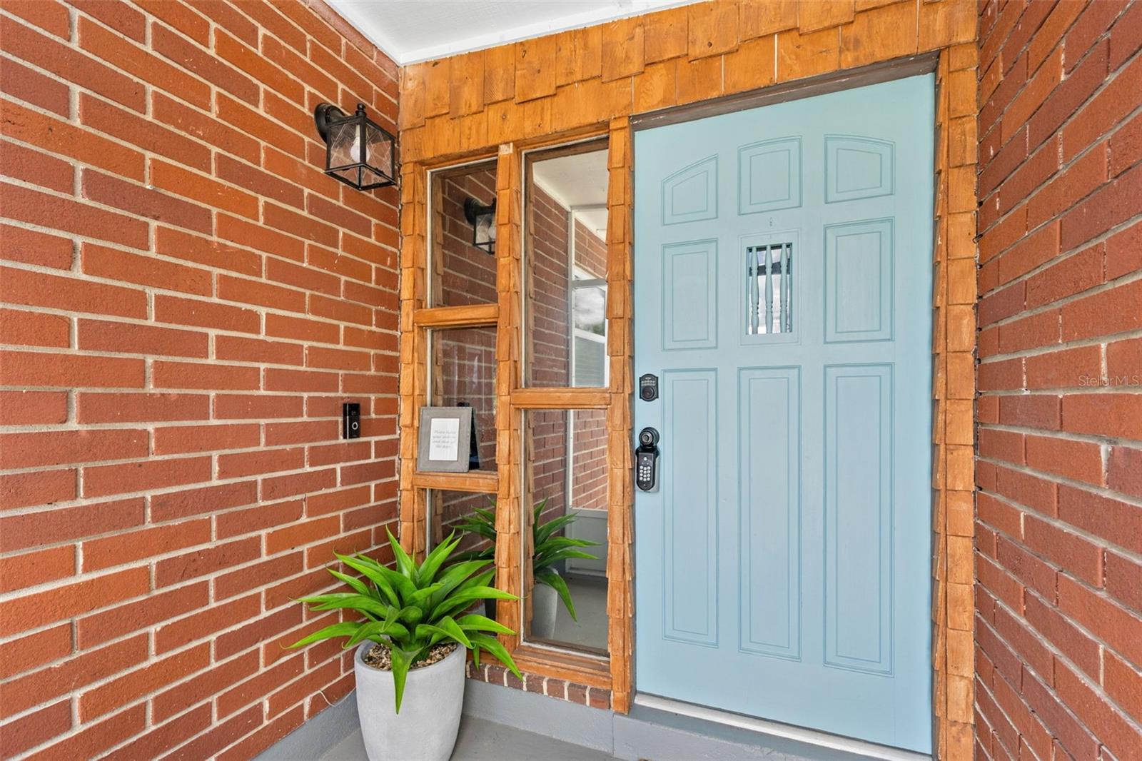 Image 5 of 36 For 620 Lake Drive