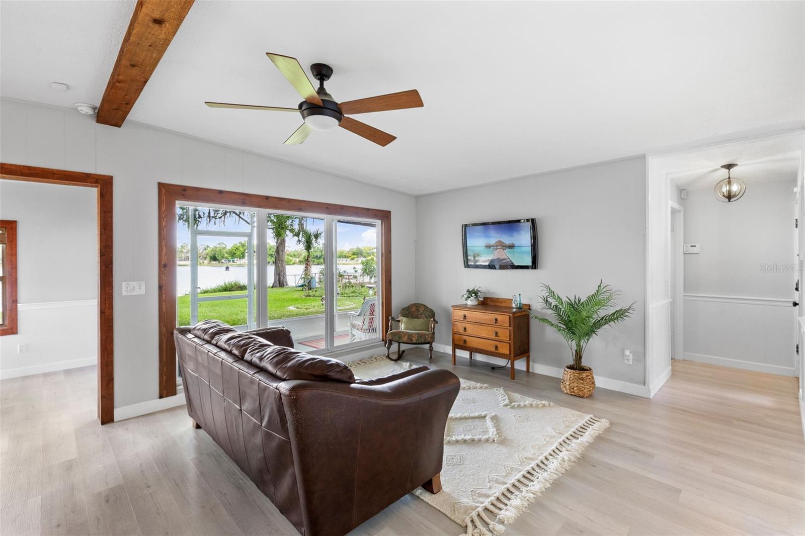 Image 7 of 36 For 620 Lake Drive