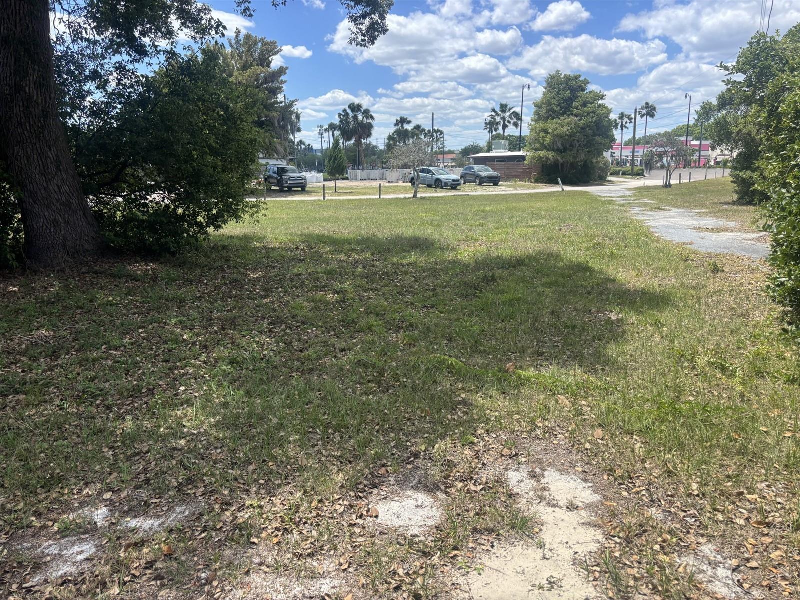 Image 4 of 6 For Lakewood Circle