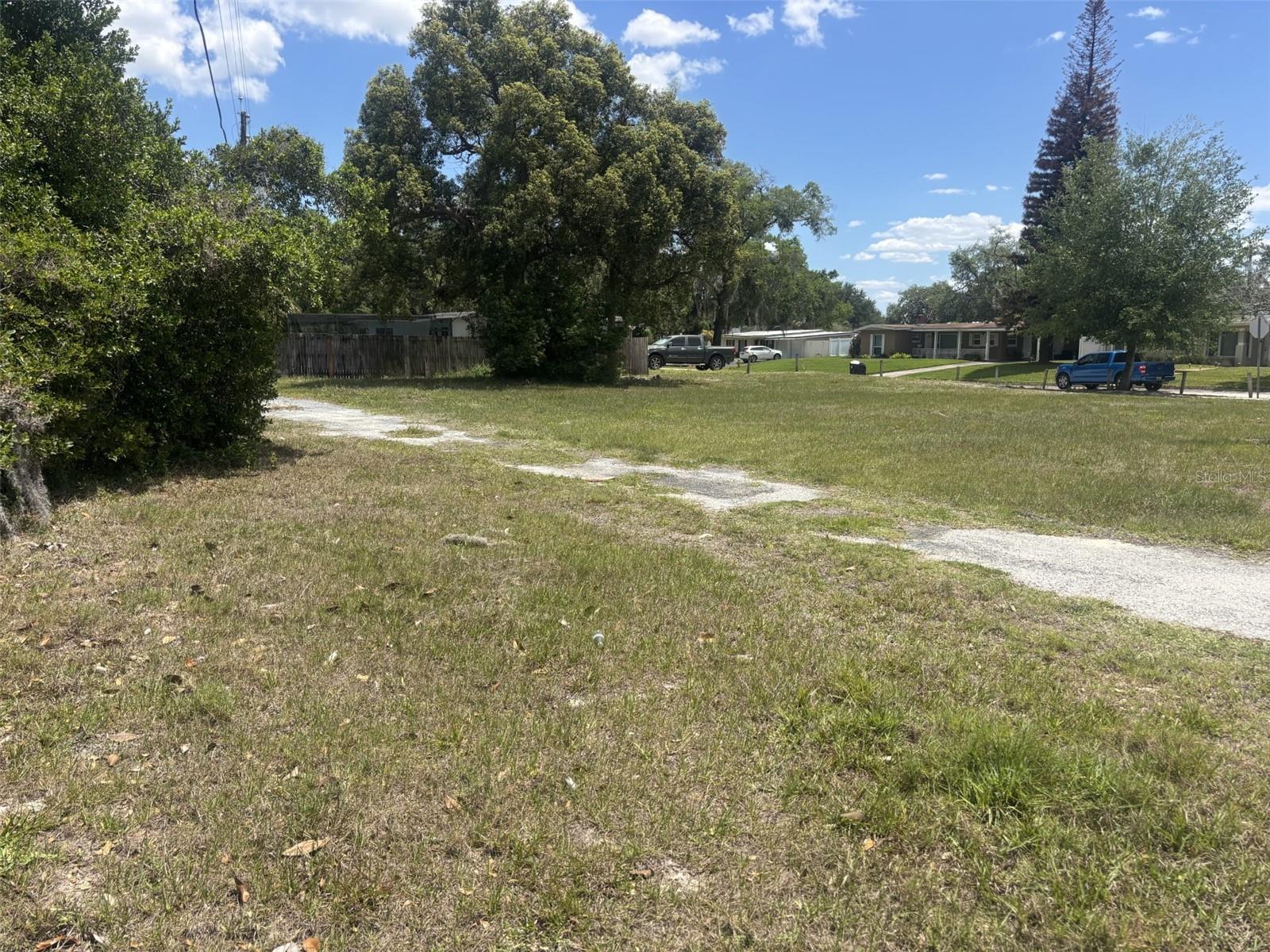 Image 5 of 6 For Lakewood Circle