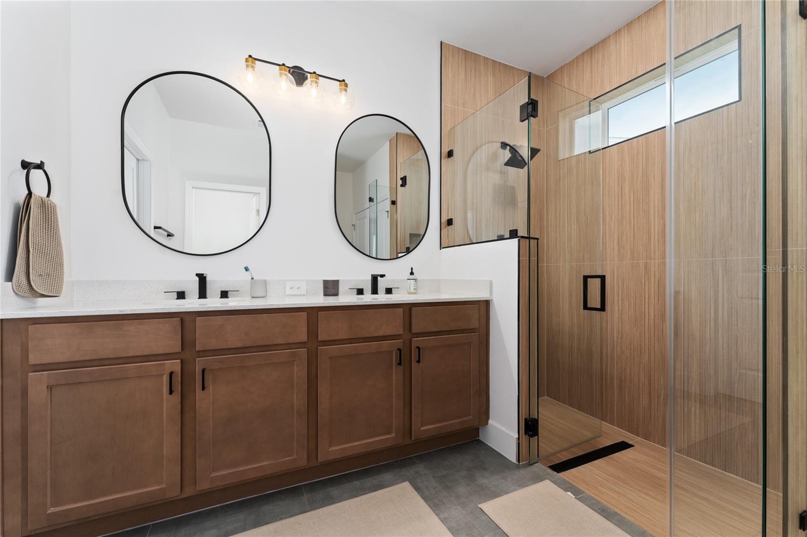 Image 16 of 27 For 81 Overleaf Lane