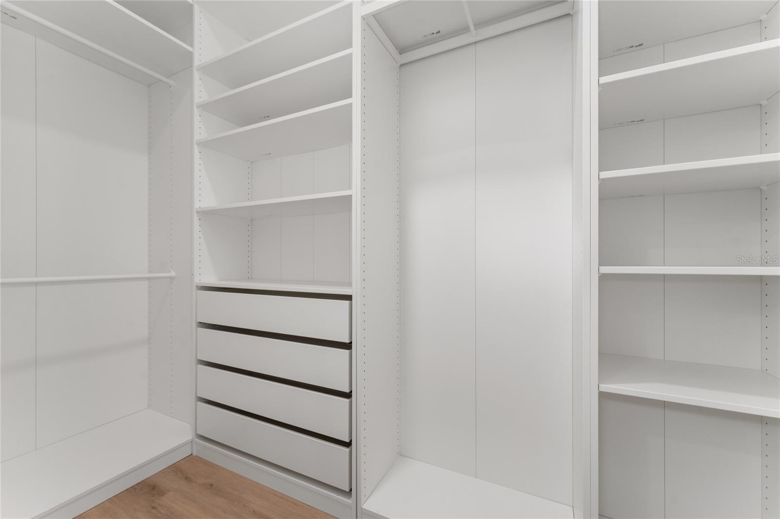 Image 20 of 27 For 81 Overleaf Lane