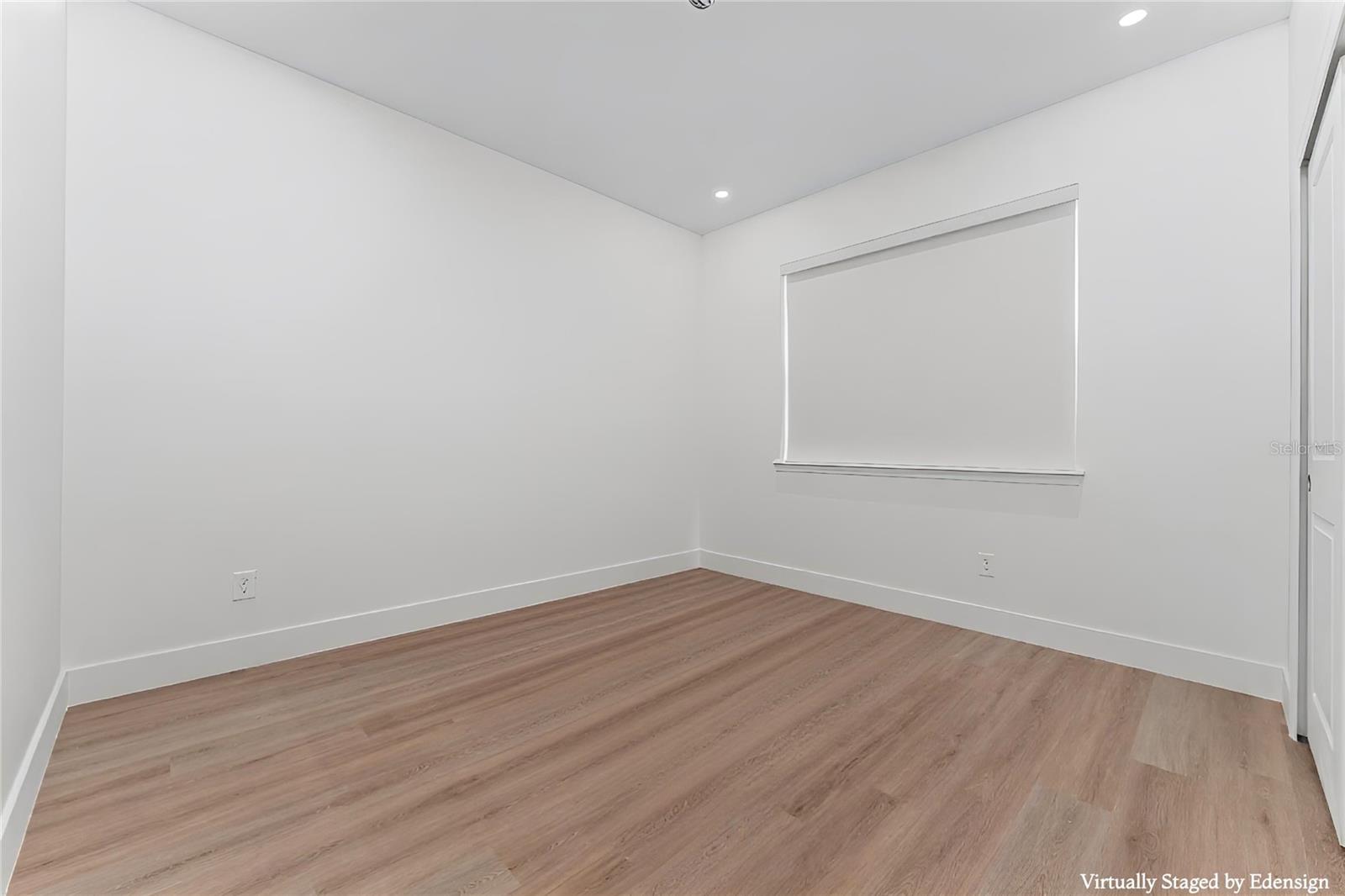 Image 4 of 27 For 81 Overleaf Lane