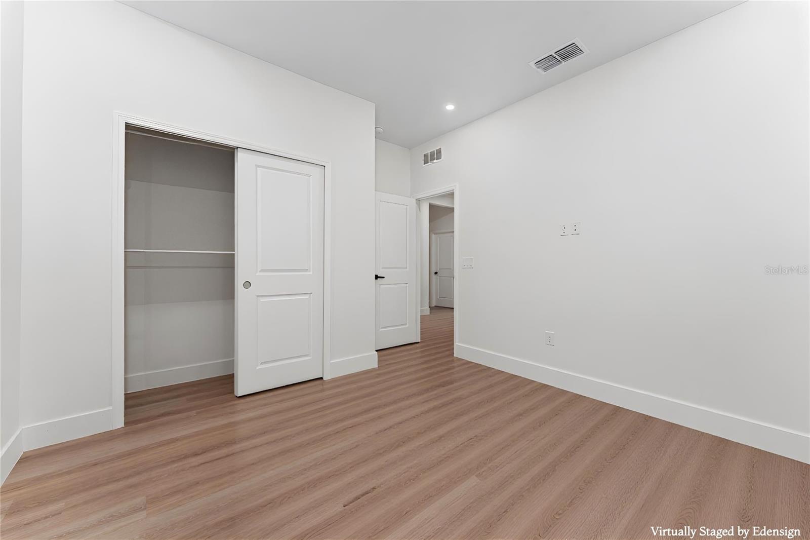 Image 5 of 27 For 81 Overleaf Lane