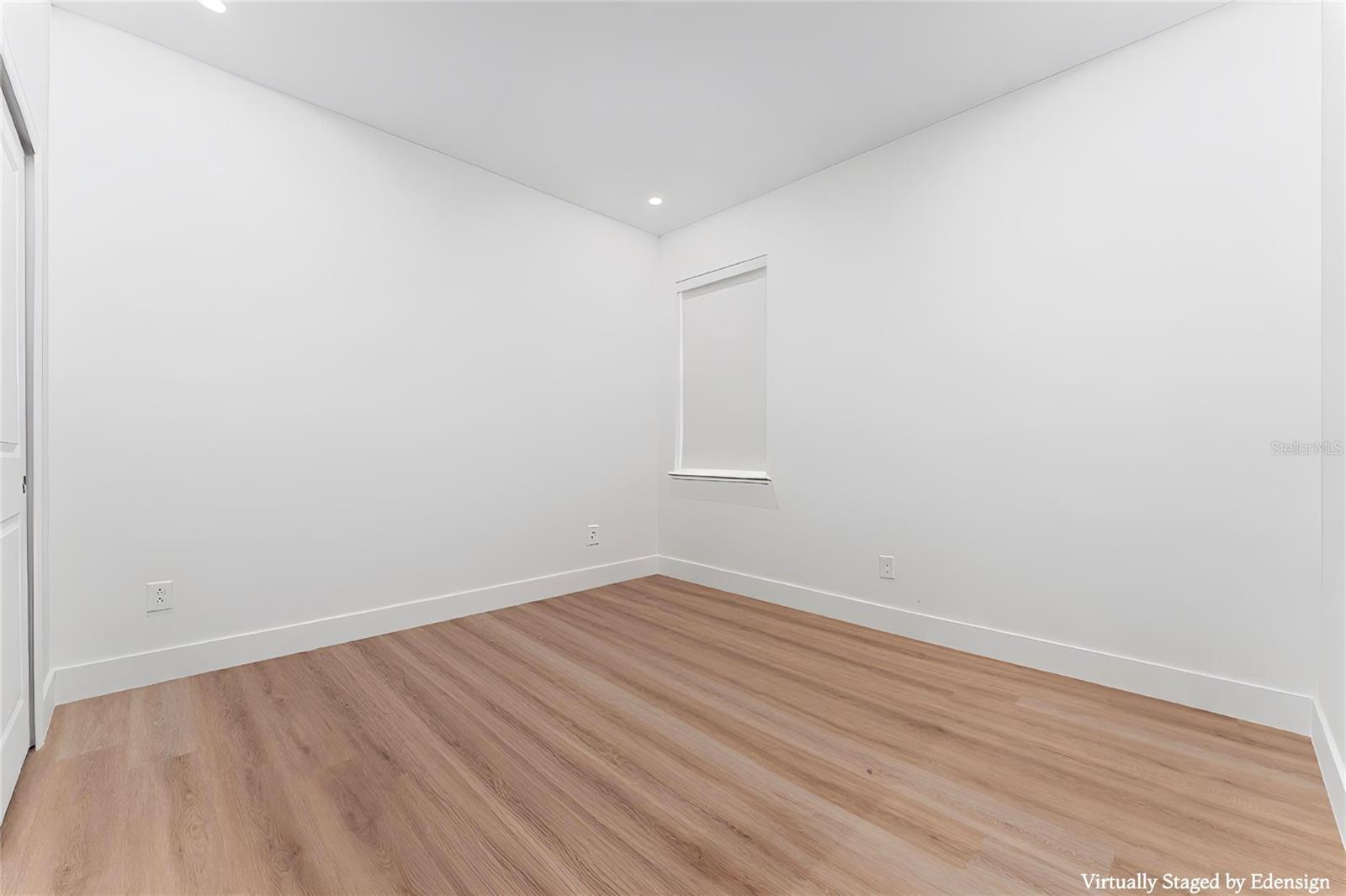 Image 7 of 27 For 81 Overleaf Lane