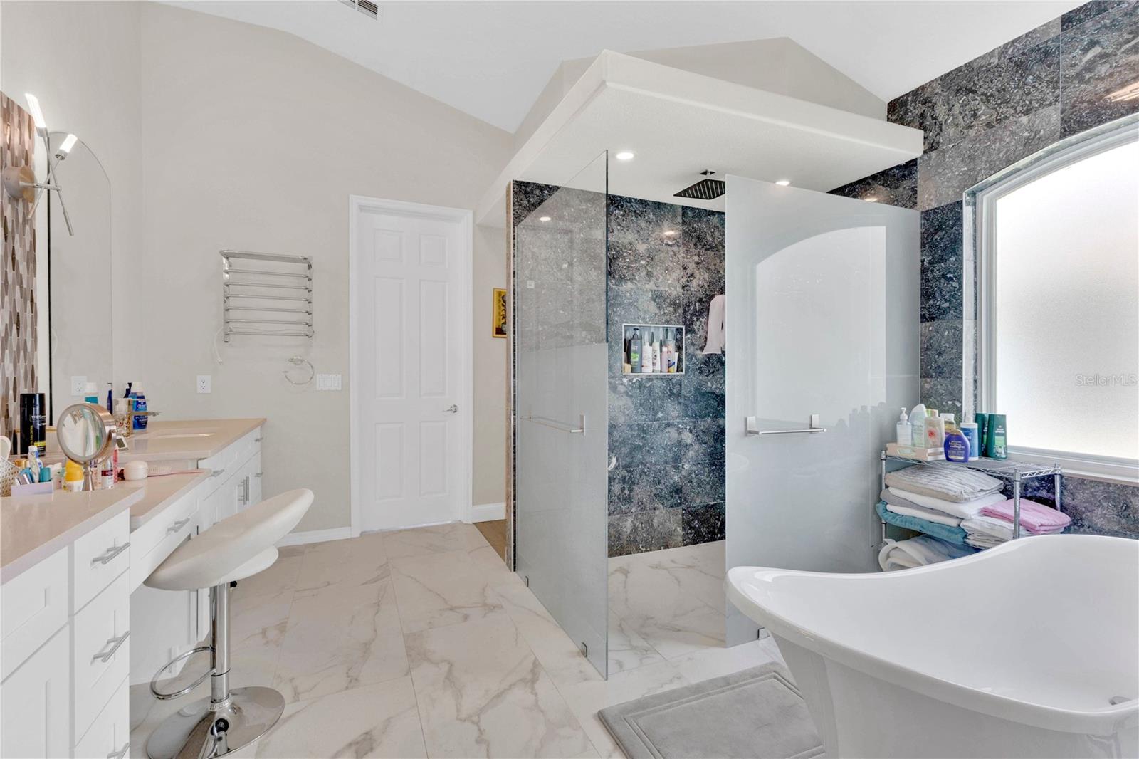 Image 15 of 36 For 2056 Autumn View Drive