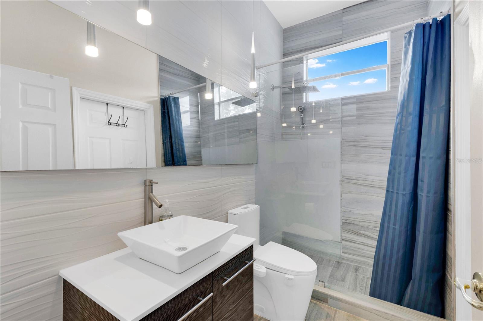 Image 18 of 36 For 2056 Autumn View Drive