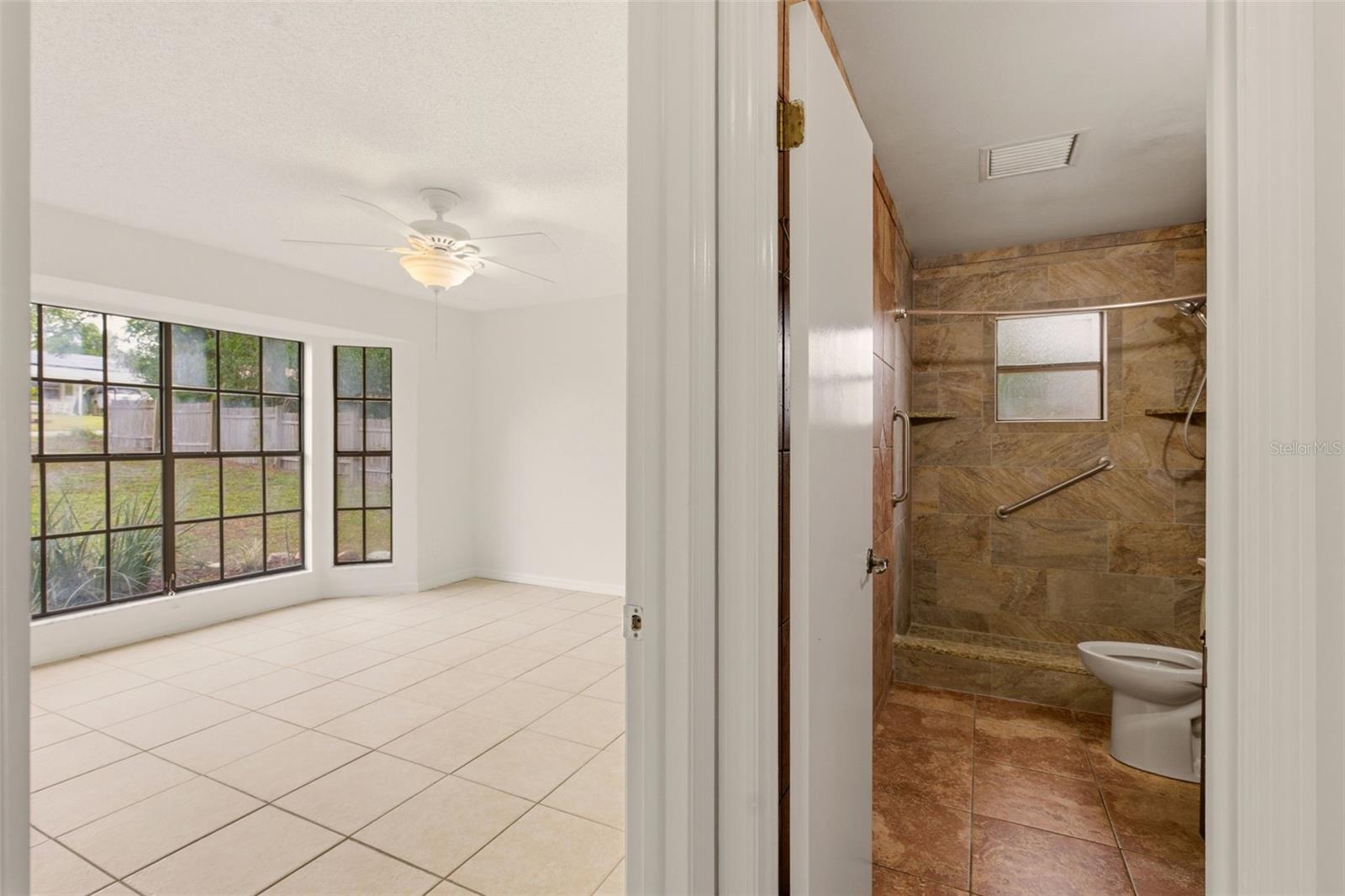 Image 10 of 33 For 205 Angeles Road