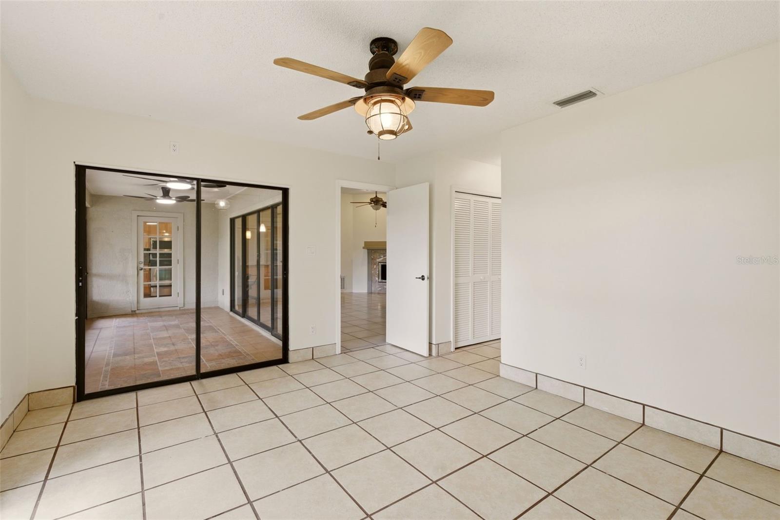 Image 12 of 33 For 205 Angeles Road