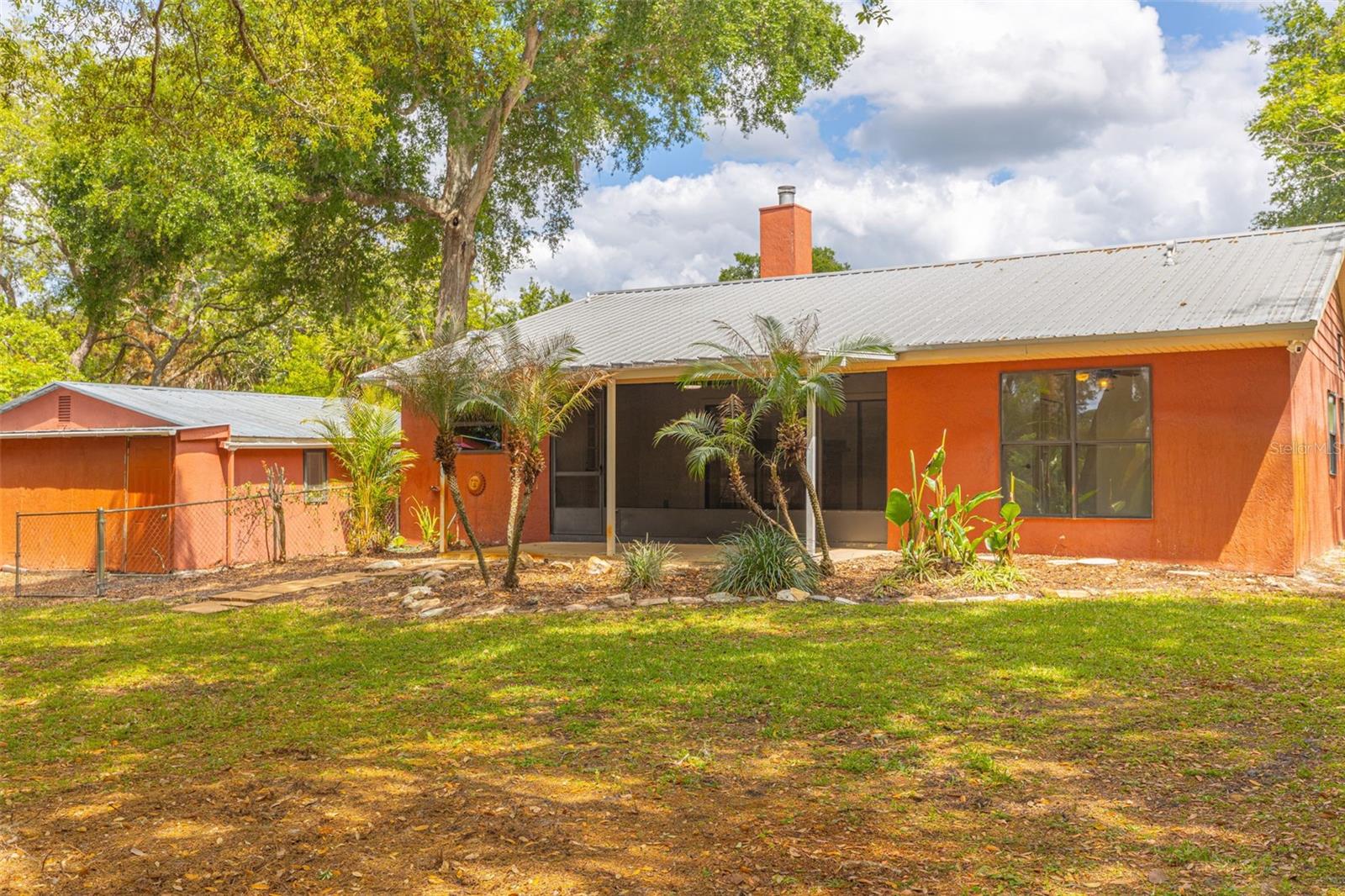 Image 29 of 33 For 205 Angeles Road