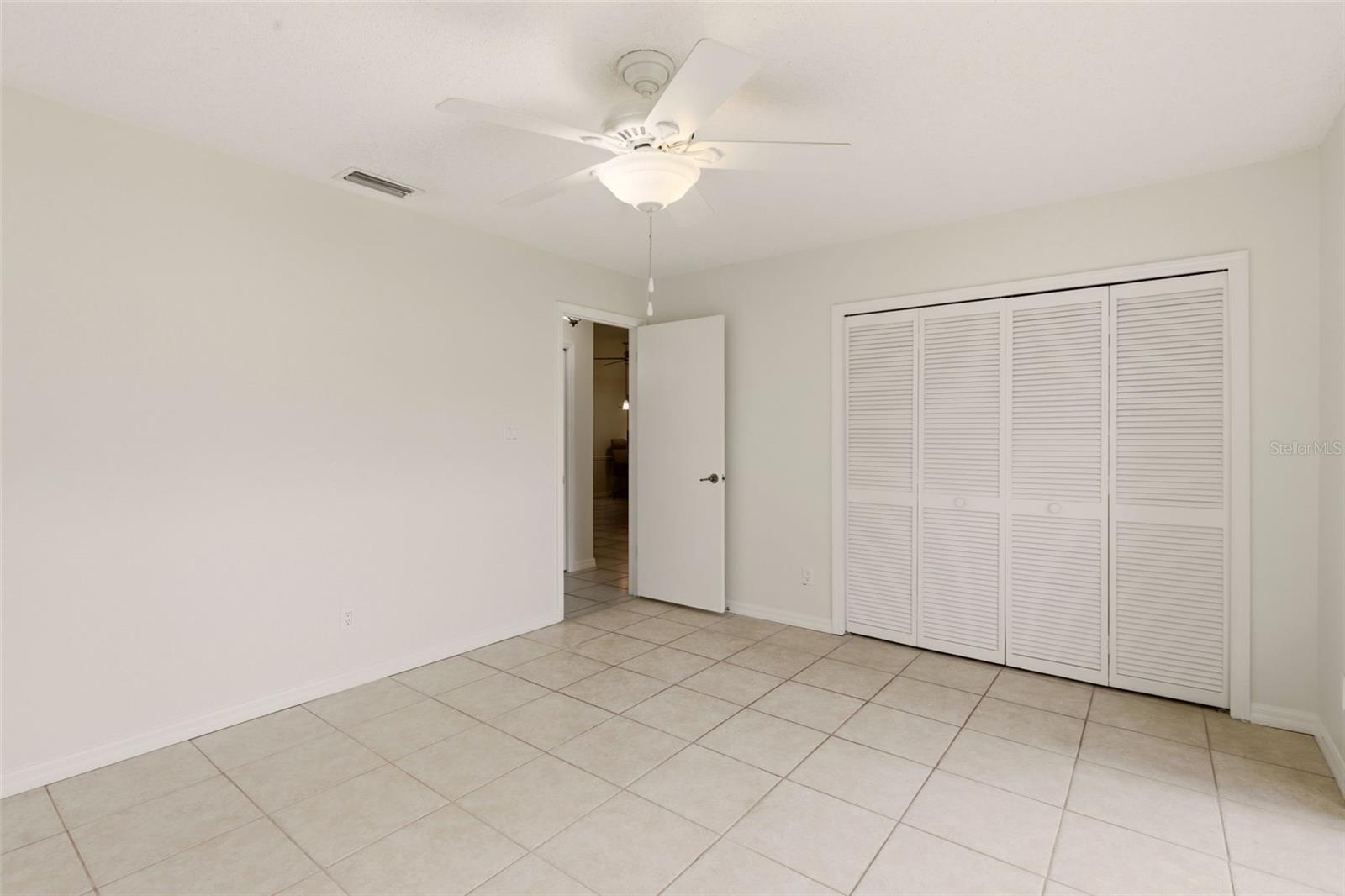 Image 8 of 33 For 205 Angeles Road