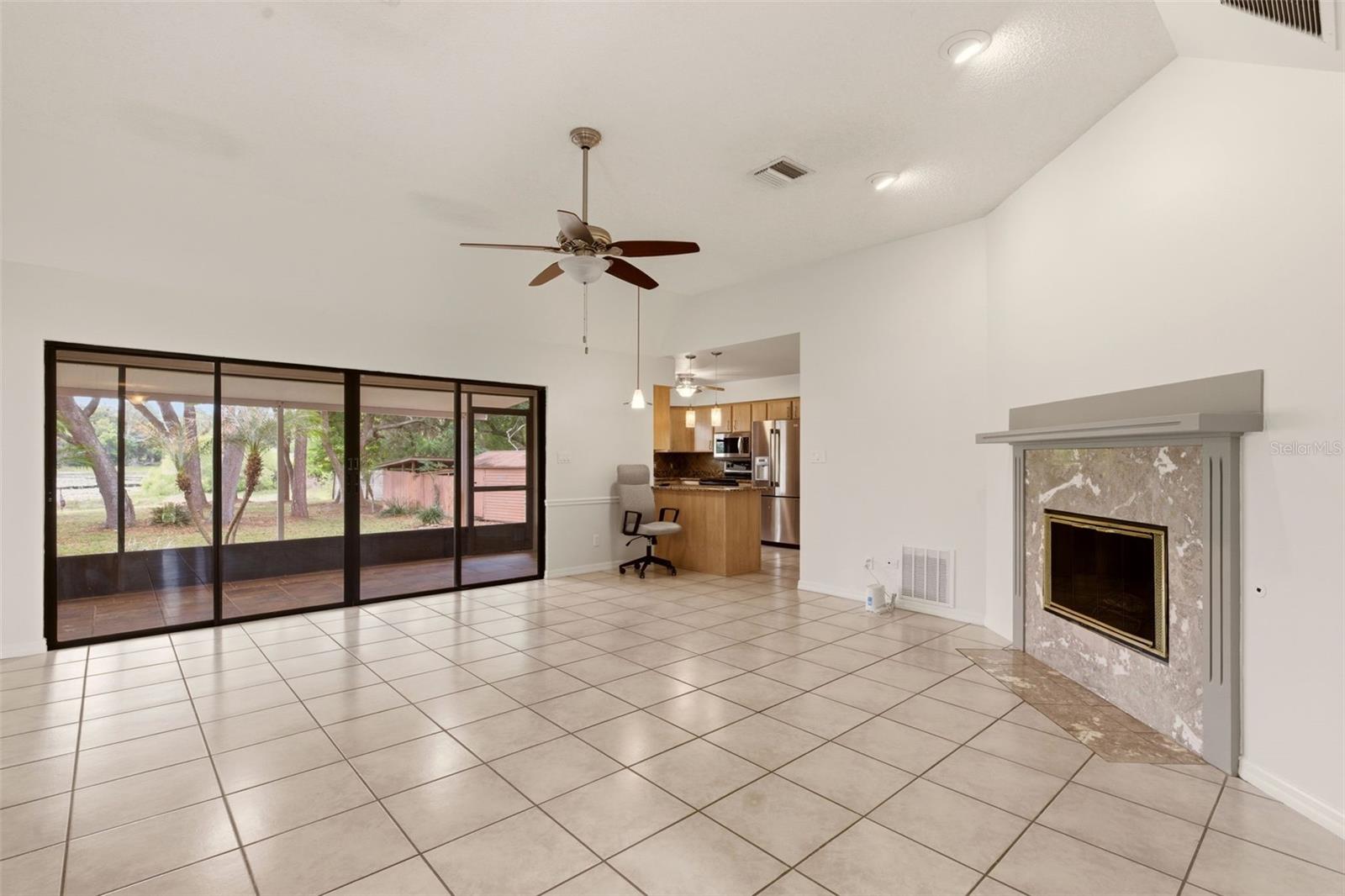 Image 9 of 33 For 205 Angeles Road