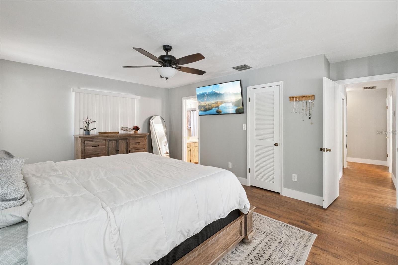 Image 11 of 37 For 432 Burnt Tree Lane