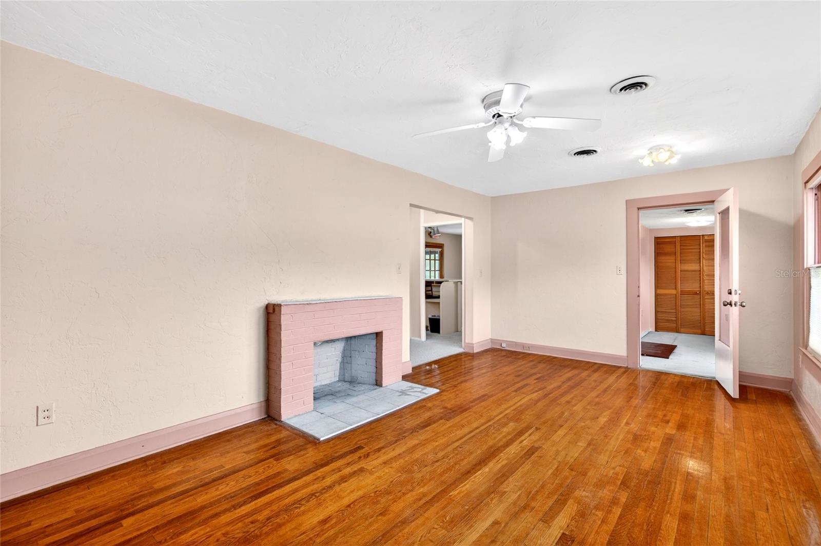 Image 13 of 35 For 1266 Silver Springs Boulevard