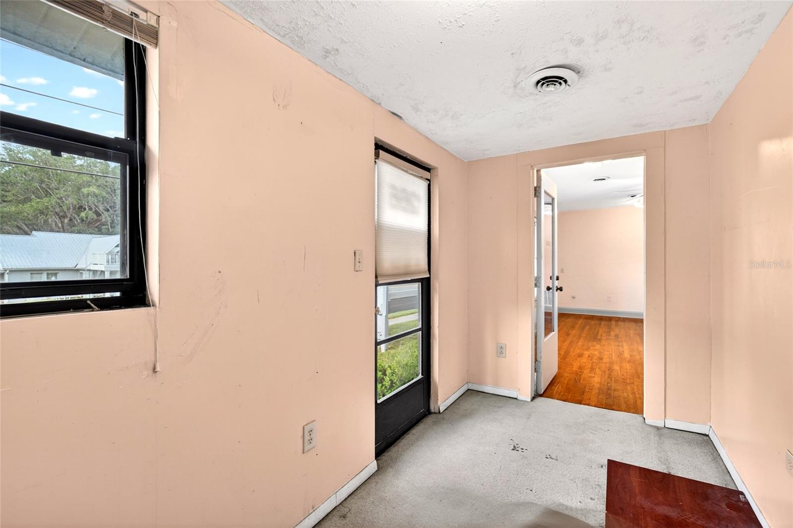 Image 15 of 35 For 1266 Silver Springs Boulevard