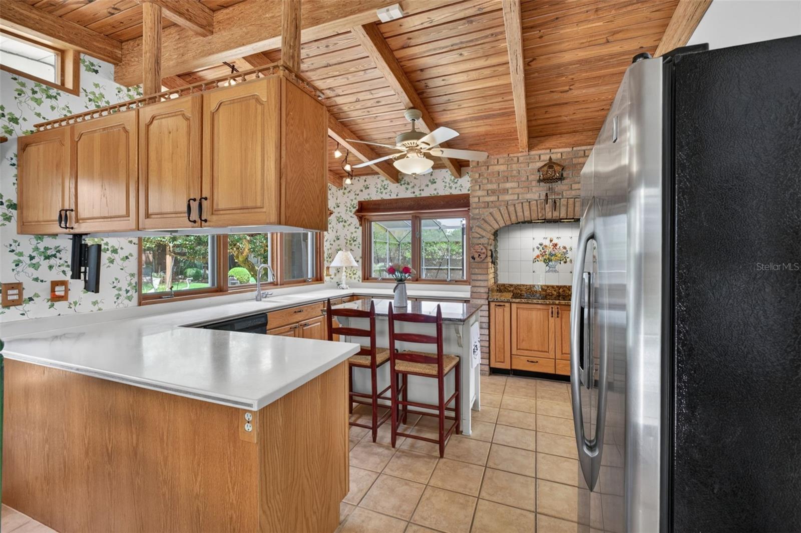 Image 26 of 85 For 457 Victor Avenue