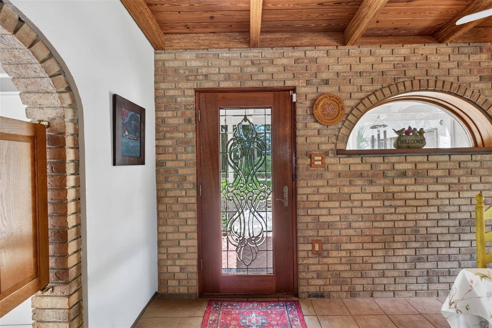 Image 28 of 85 For 457 Victor Avenue