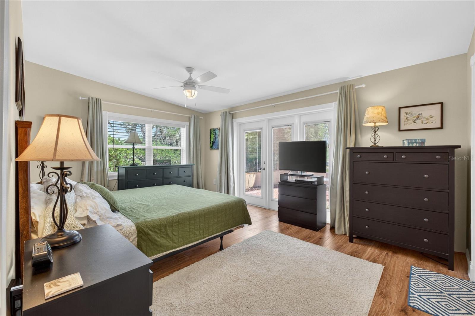 Image 38 of 85 For 457 Victor Avenue