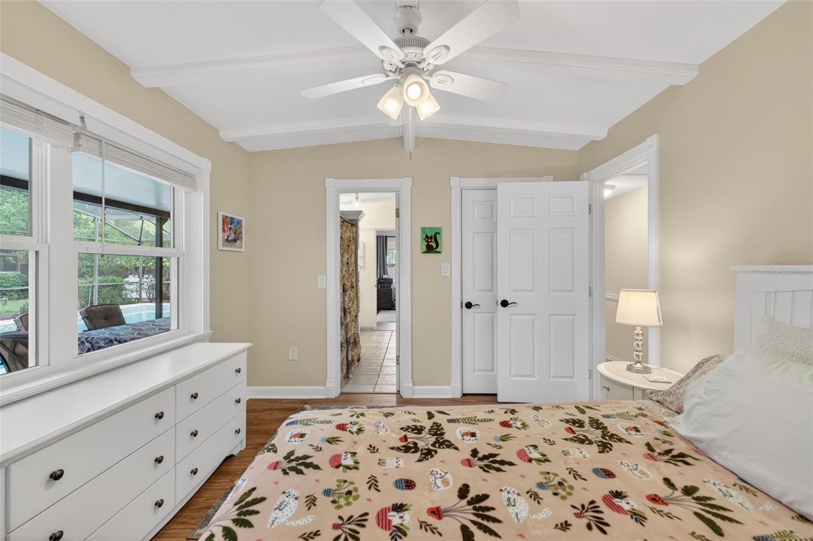 Image 42 of 85 For 457 Victor Avenue