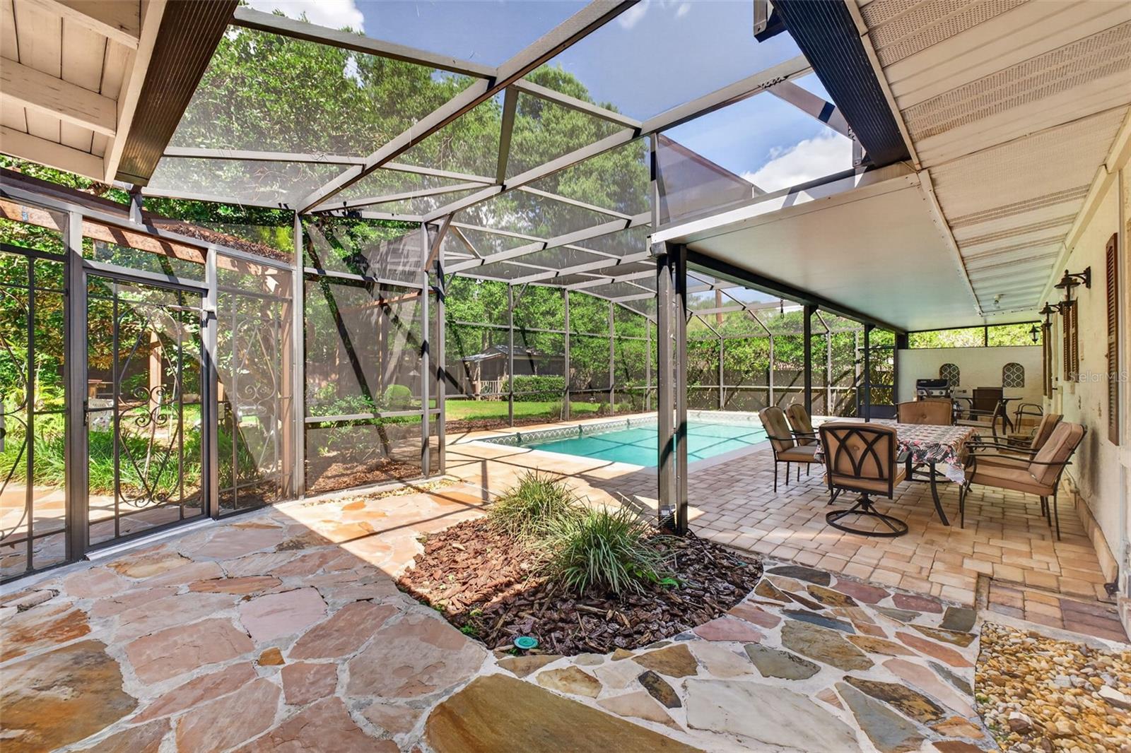 Image 47 of 85 For 457 Victor Avenue