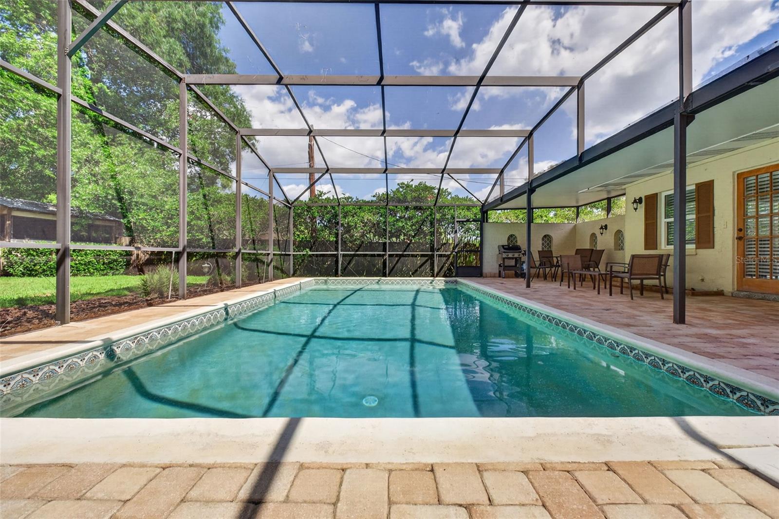 Image 48 of 85 For 457 Victor Avenue