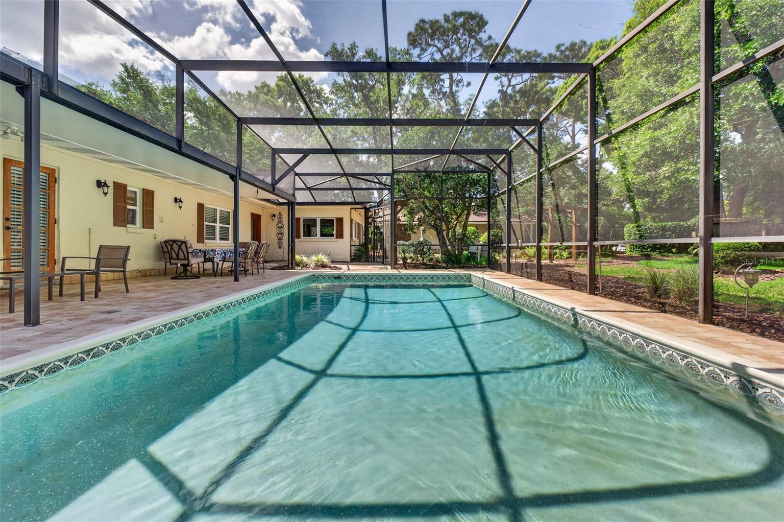 Image 50 of 85 For 457 Victor Avenue