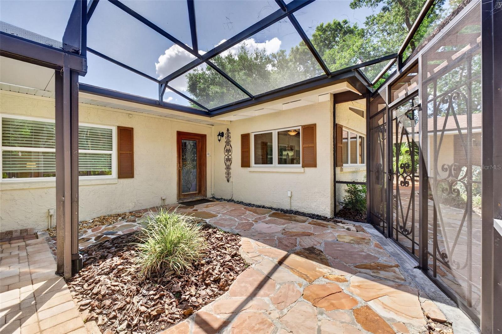 Image 9 of 85 For 457 Victor Avenue