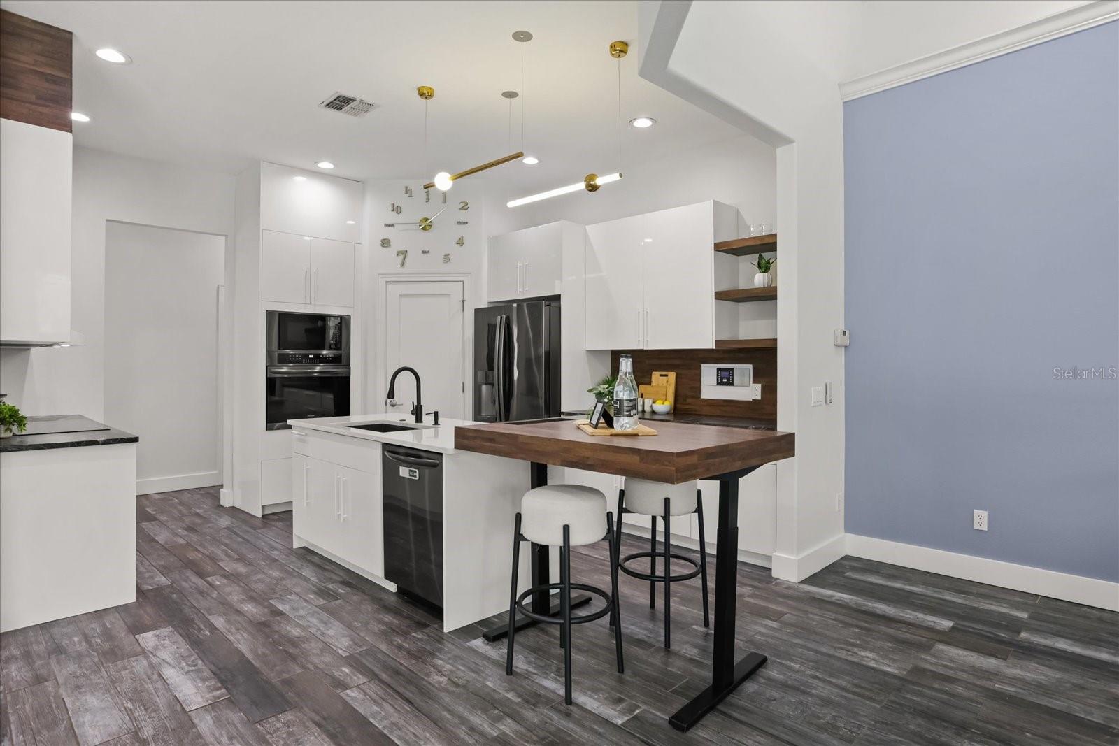 Image 14 of 60 For 987 Brightwater Circle