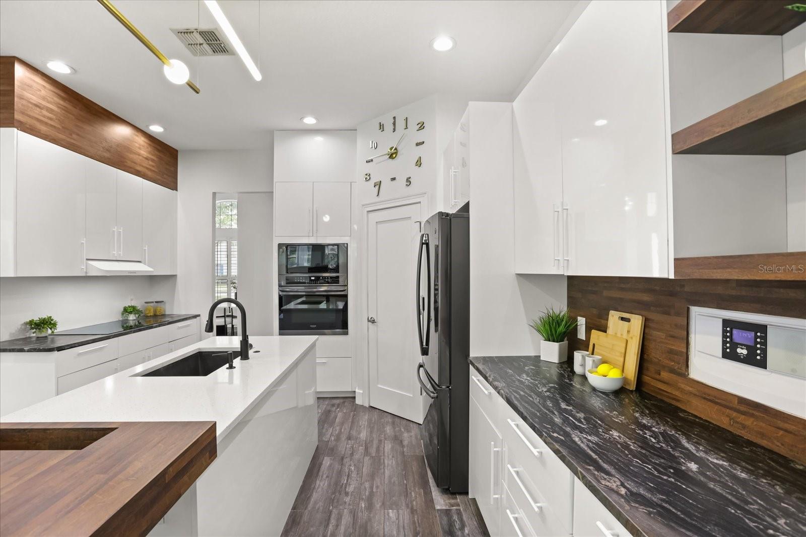 Image 19 of 60 For 987 Brightwater Circle