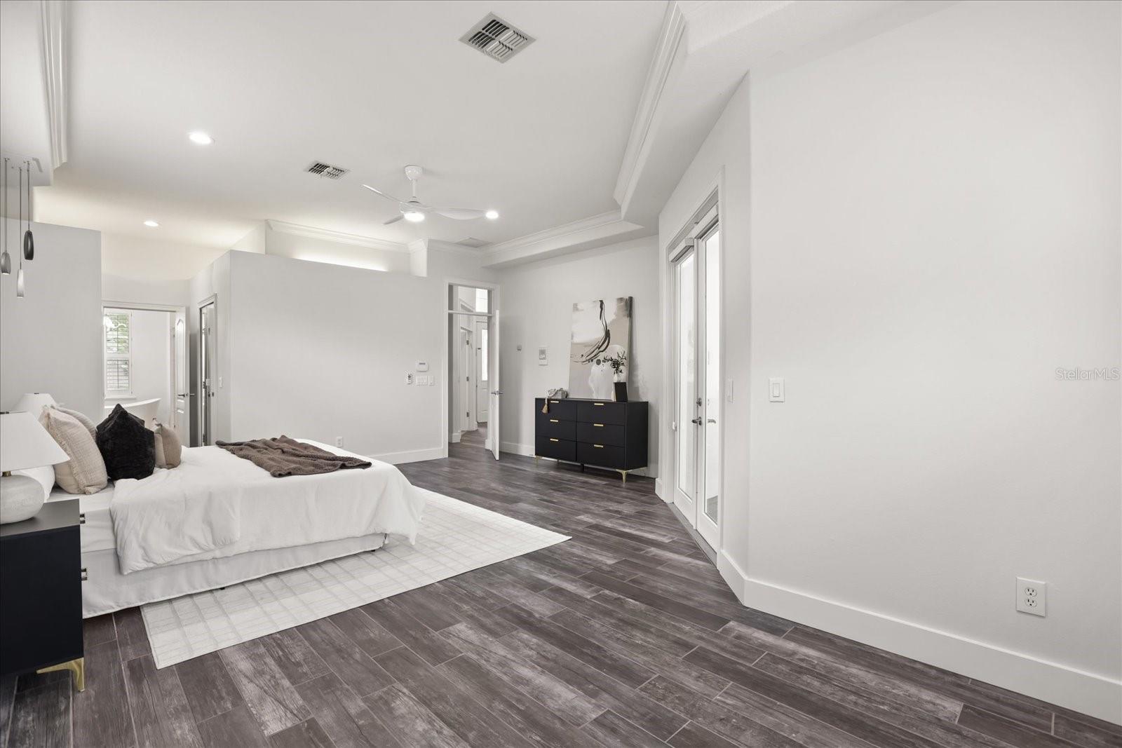 Image 33 of 60 For 987 Brightwater Circle