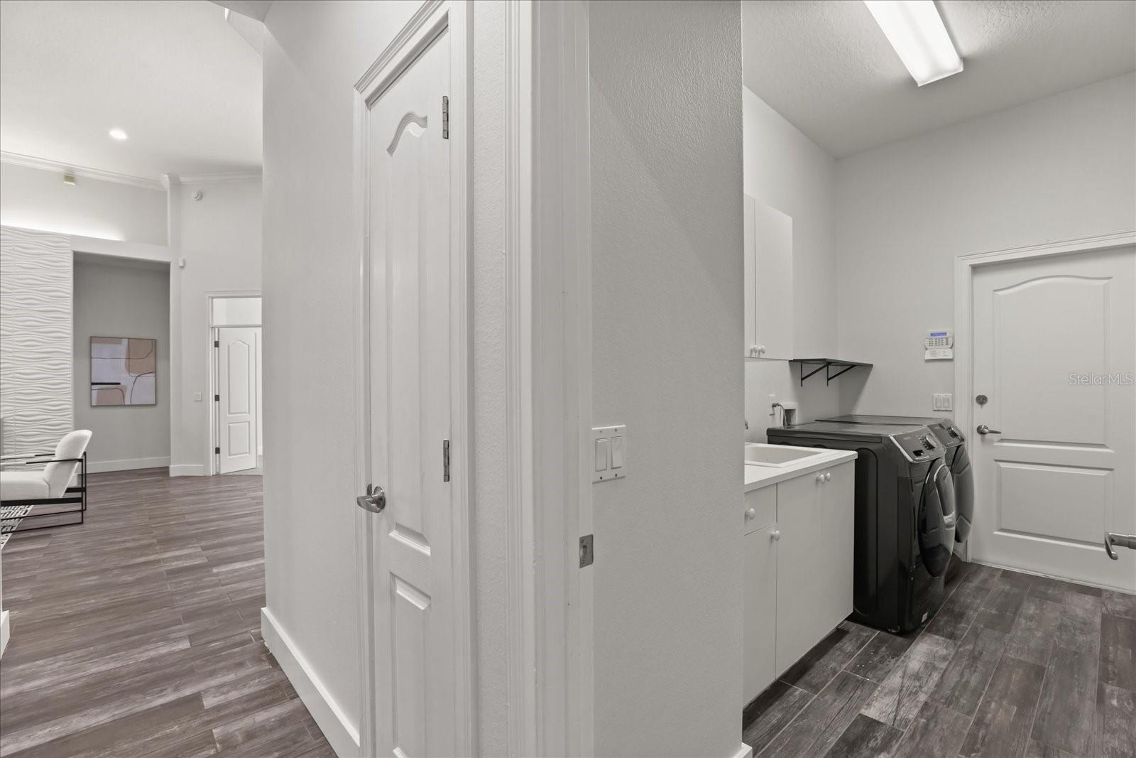 Image 43 of 60 For 987 Brightwater Circle