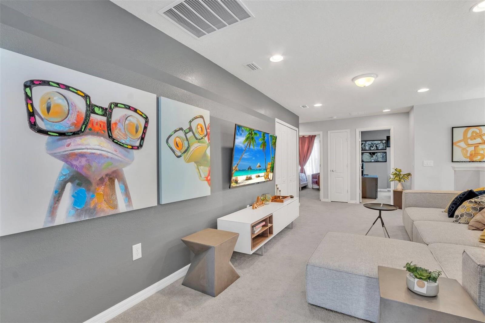 Image 18 of 64 For 8900 Sydney Avenue