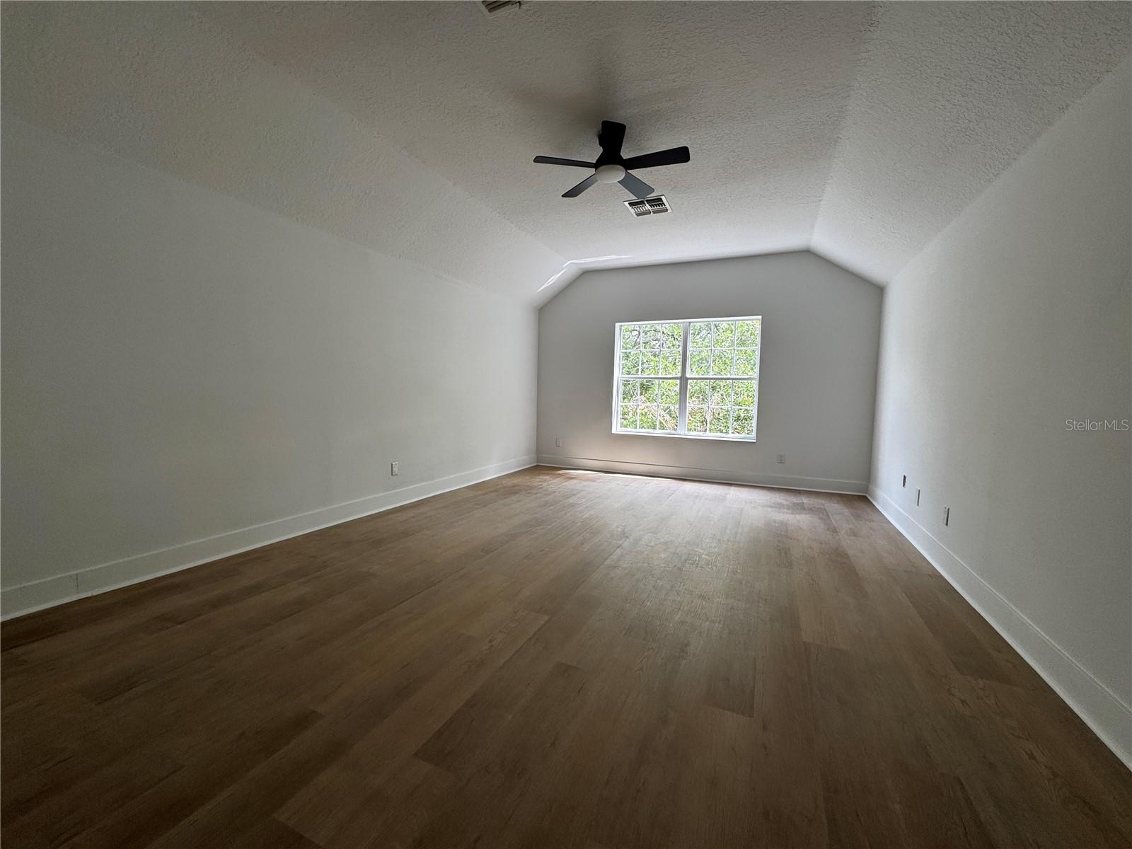 Image 10 of 24 For 219 Largovista Drive