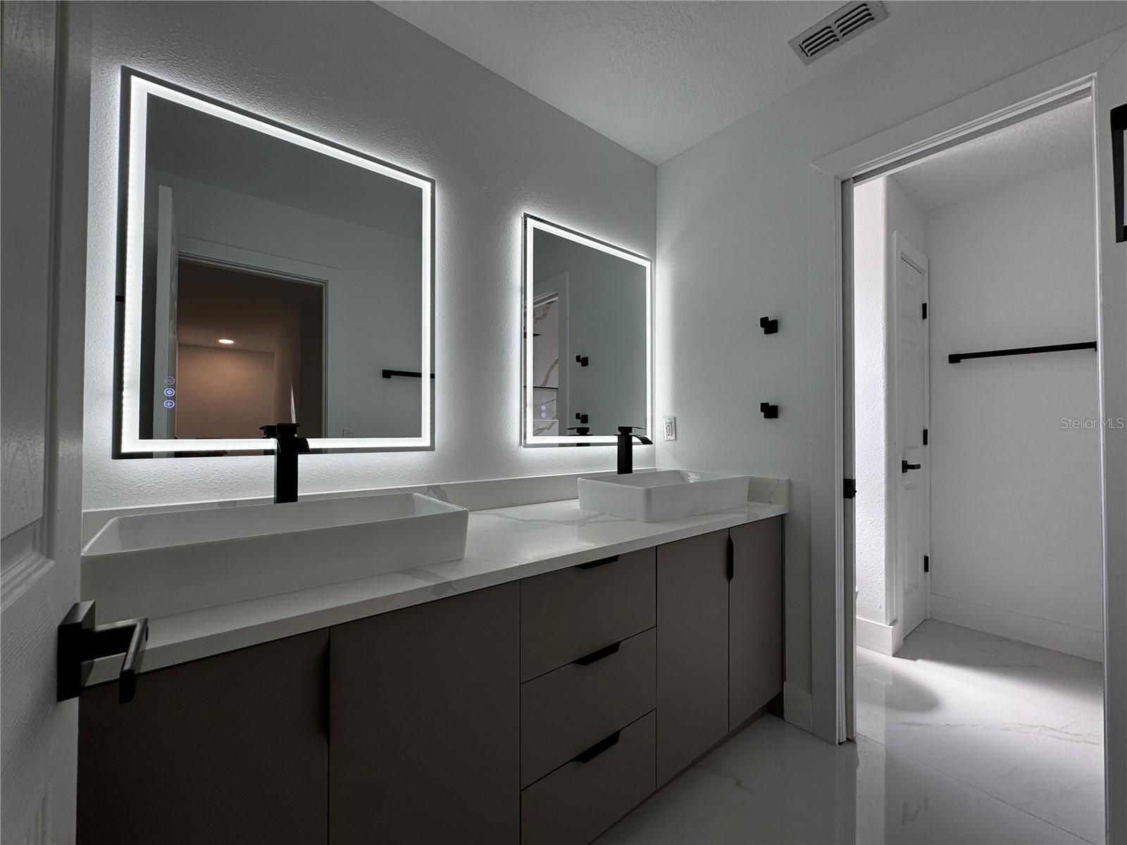 Image 11 of 24 For 219 Largovista Drive