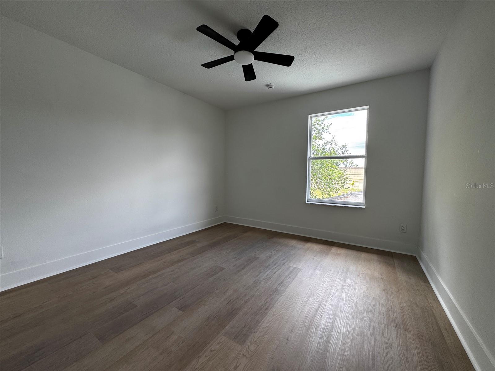 Image 12 of 24 For 219 Largovista Drive