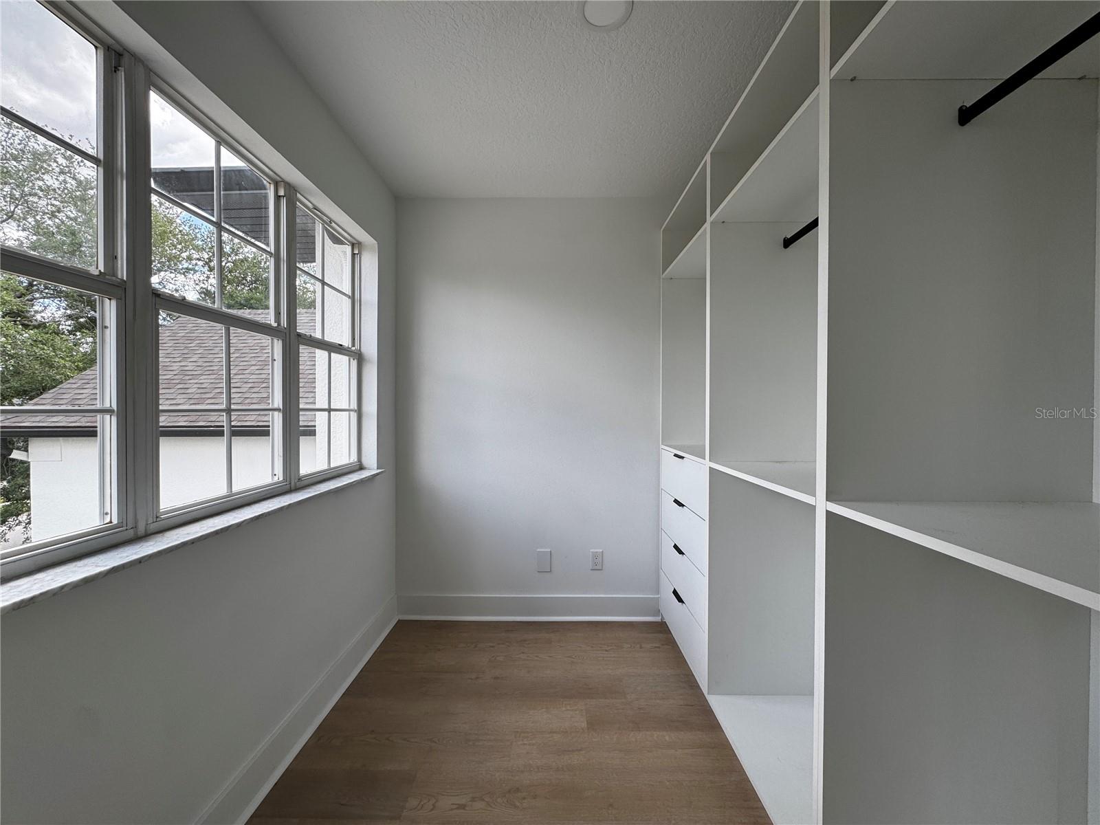 Image 20 of 24 For 219 Largovista Drive