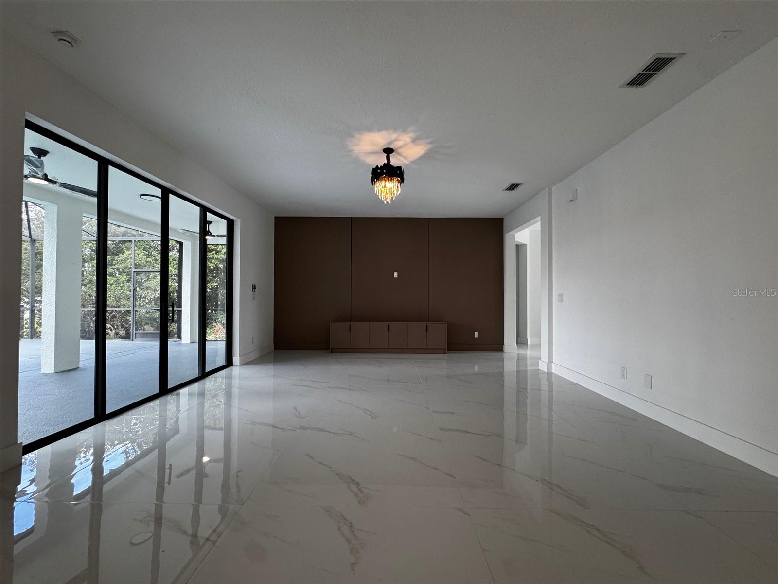 Image 8 of 24 For 219 Largovista Drive