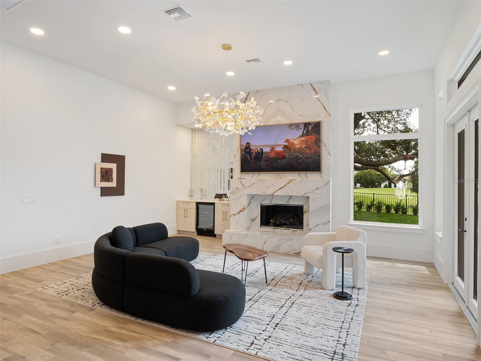 Image 13 of 51 For 5138 Fairway Oaks Dr